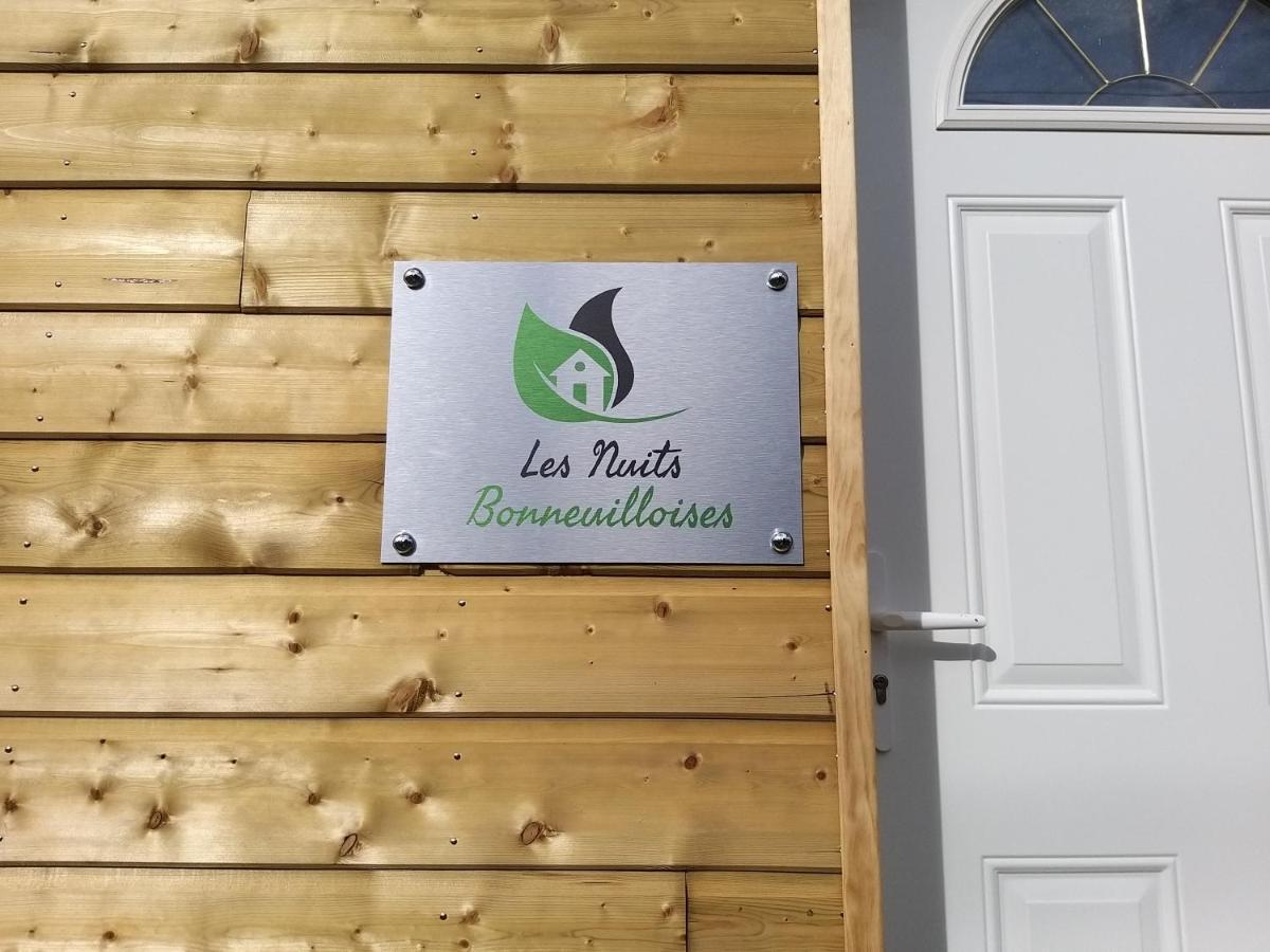 Les Nuits Bonneuilloises Le Mustang Holiday home Bonneuil-Les-Eaux